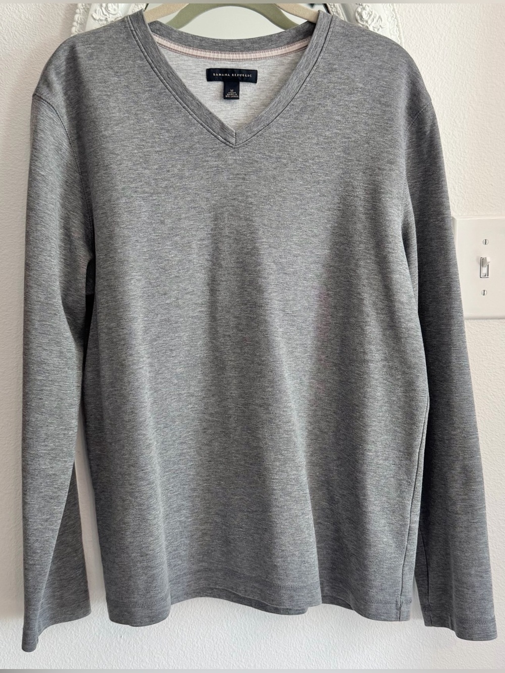 Banana Republic Gray Lightweight Long Sleeve V-Neck Sweatshirt M